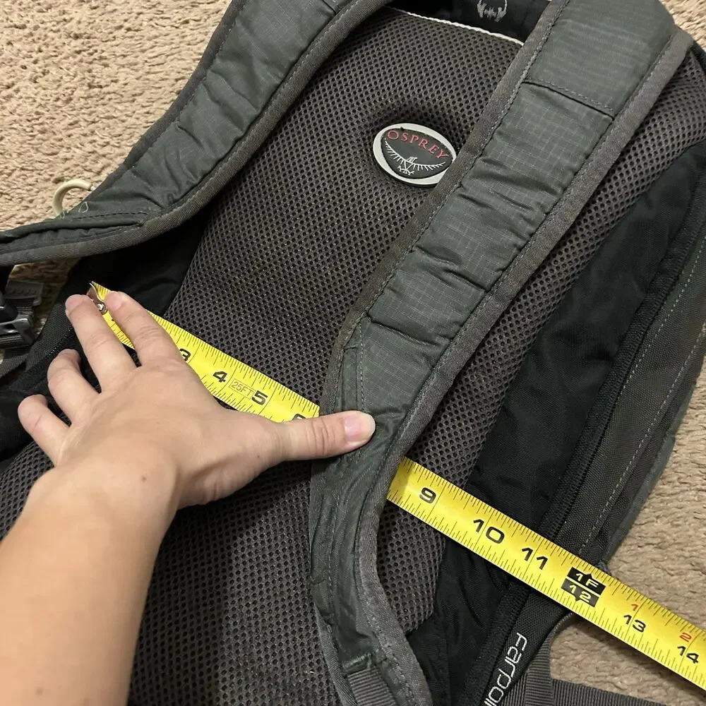Osprey Farpoint Day Gray Backpack Daypack Travel Hiking Outdoor Bag